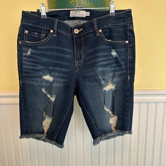Torrid Denim Distressed Bermuda Shorts Size 12 Frayed Hem Medium Wash Stretch - Picture 1 of 6